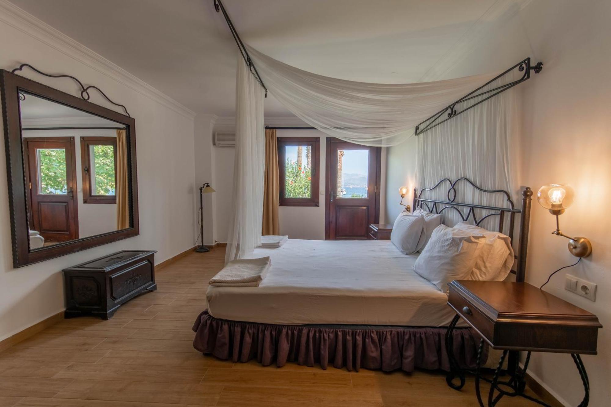 Maris Butik Hotel Турунч Екстериор снимка